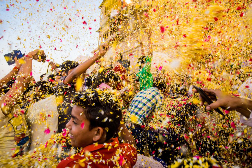 Flower Holi Festival, India door Robert Harding