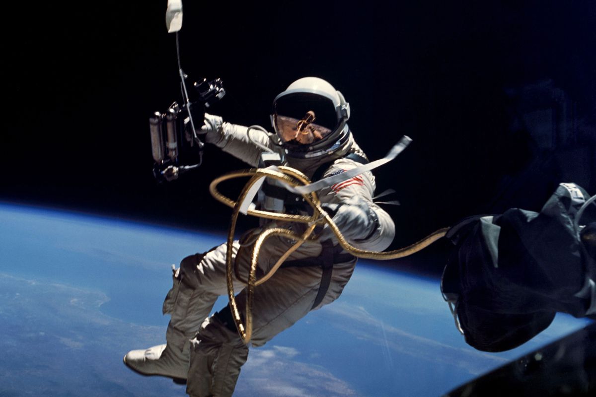 Ed White, eerste Amerikaanse ruimtewandelaar, 1965